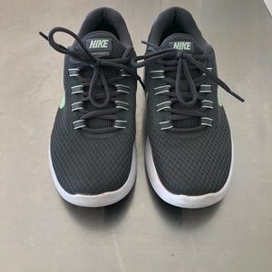 NIKE Luna Converge Runners 🏃‍♀️